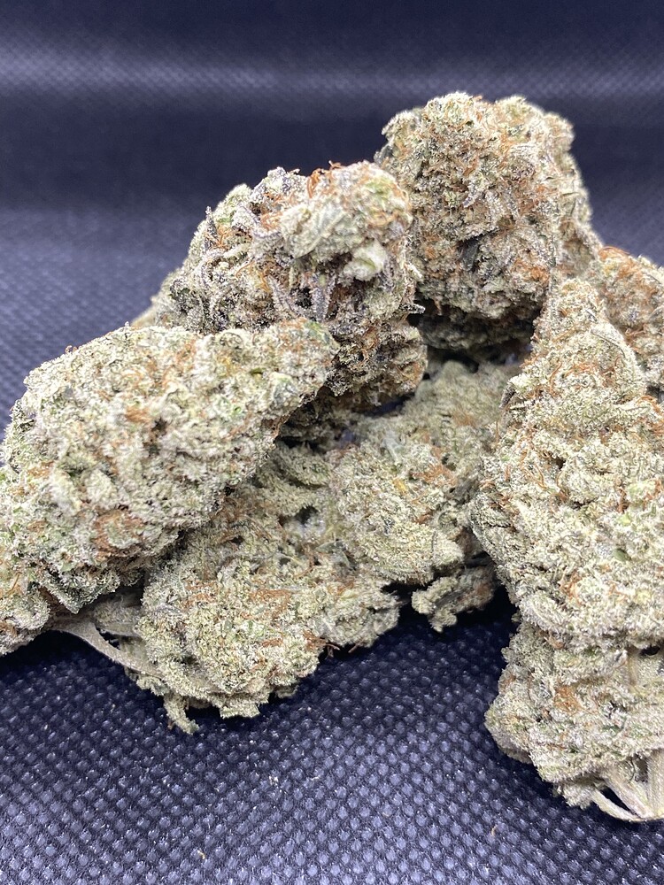 Hey guys, here’s my skunk hero run from seed incredible bag appeal